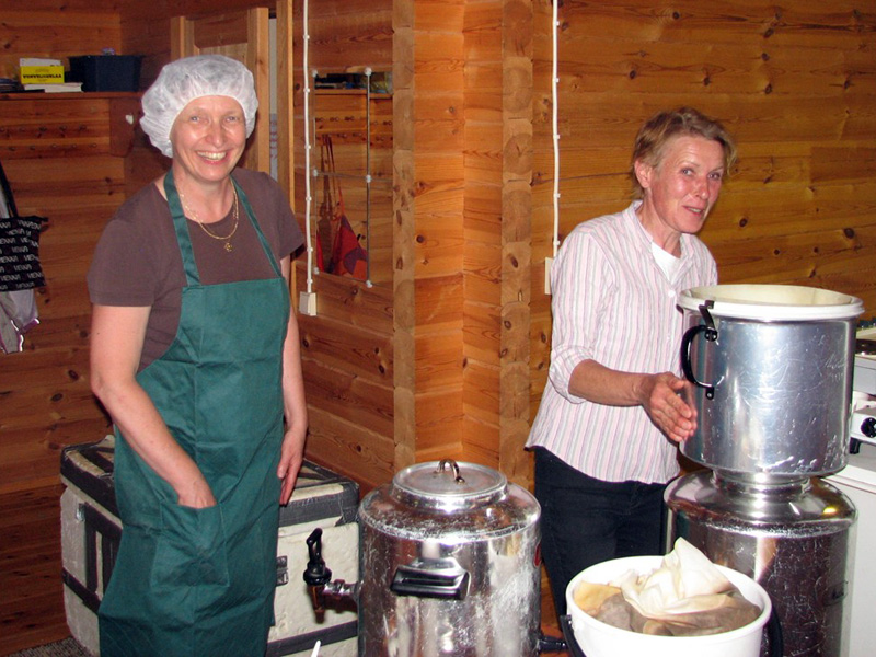 Kesäjuhlat 2013 Keittiöväki Tuottajanmajalla